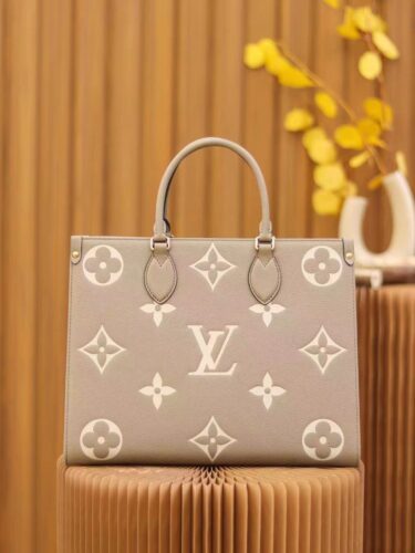 LOUIS VUITTON TOTE BAG