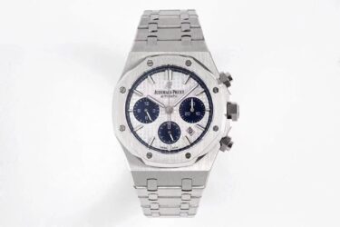 AUDEMARS PIGUET Royal Oak Chronograph 先日お客が購入されました。売れてます❗️再購入されております!!!