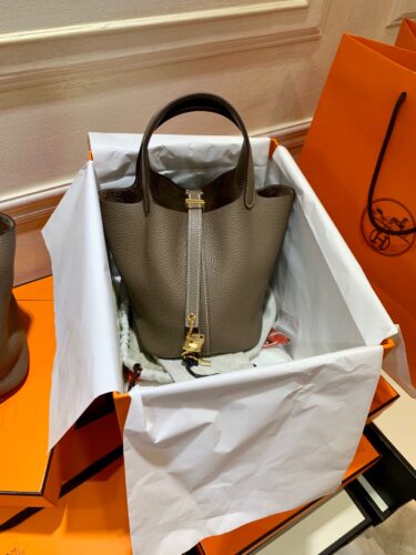 HERMES Picotin Lock この色売れてます❗️