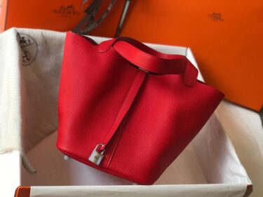 HERMES Picotin Lock 写真は22cmです