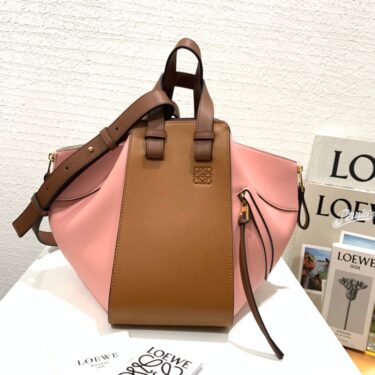 LOEWE Hammock 写真は29cm×14cm×26cm こちら売れてます‼️