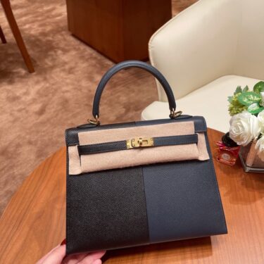 HERMES Mini Kelly 25cm 限定品です。