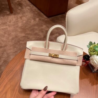 HERMES Birkin 25cm スイフト皮です。