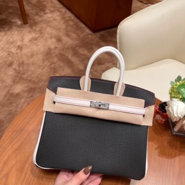 HERMES Birkin 25cm Togo皮です。