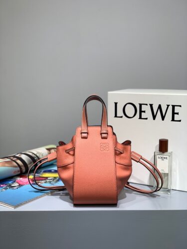LOEWE mini Hammock 19cm×11cm×17cmロングセラー品大人気売れてます‼️