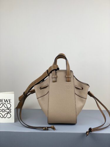 LOEWE mini Hammock 19cm×11cm×17cmロングセラー品大人気売れてます‼️
