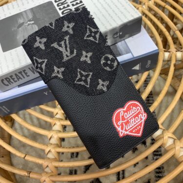 LOUIS VUITTON NIGOコラボ ウォレット