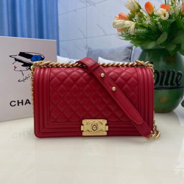 CHANEL BOY 25cm 牛皮です