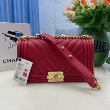 CHANEL BOY 25cm 牛皮です
