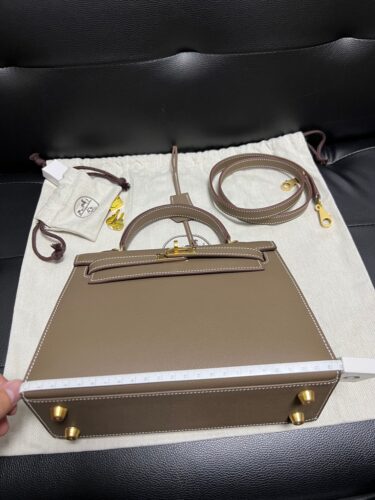 2021.12月新規のお客様から🌺150点🌺評価いただきました、お届けまで12日間程かかりました。HERMES Kerry25cmです。