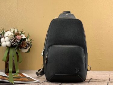 LOUIS VUITTON アヴェニュー・スリングバッグ