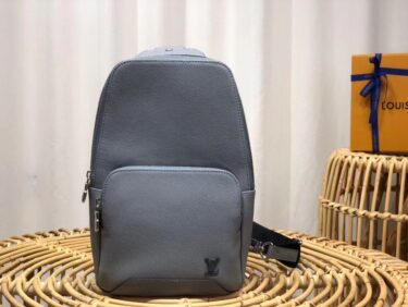 LOUIS VUITTON アヴェニュー・スリングバッグ