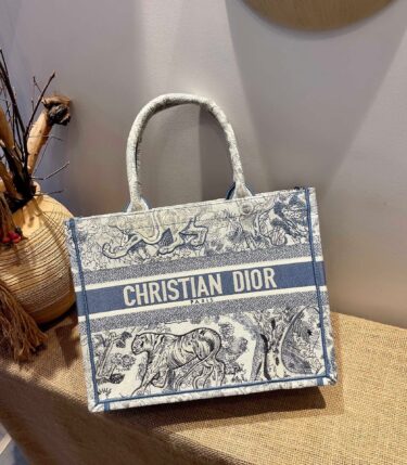 DIOR BOOK TOTE 売れてます‼️41cmです