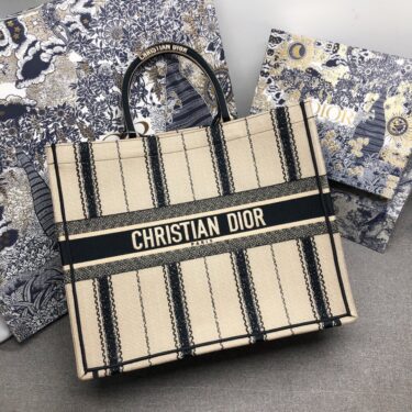 DIOR BOOK TOTE 幅36.5cm&幅41cm