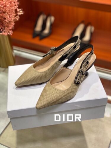 DIOR