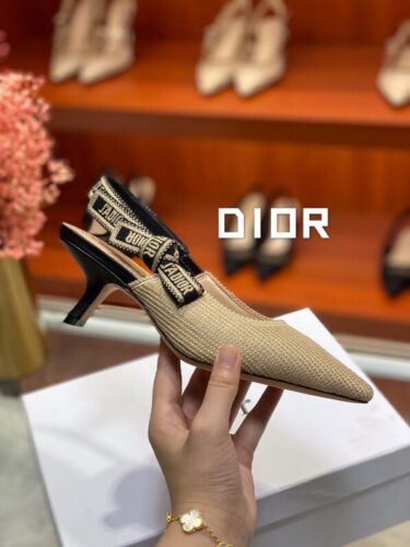 DIOR