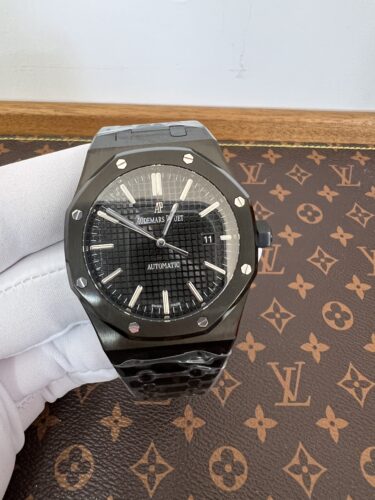 AUDEMARS PIGUET Royal Oak 台湾factory セラミック素材です。売れてます❗️❗️❗️