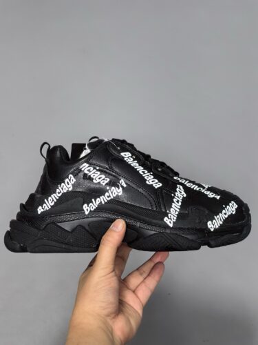BALENCIAGA