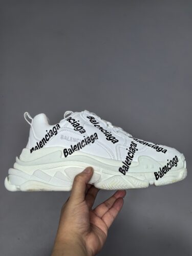 BALENCIAGA