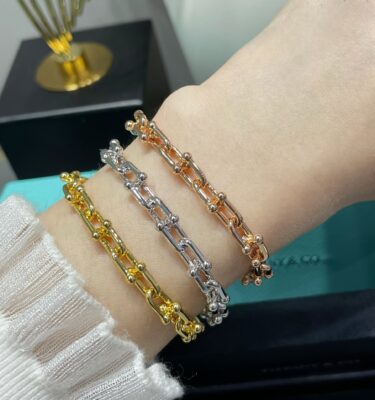 Tiffany ブレス売れてます!!!