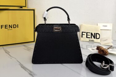 FENDI ピーカブー ISEEU スモール 20cm × 11cm × 15.5cm